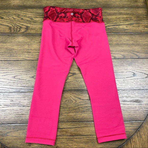 Lululemon Wunder Under Crop Leggings Reversible Alarming Cranberry - Picture 3 of 10